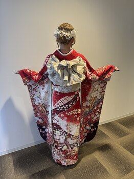 オトナリ美容室の写真/成人式の振袖や卒業式の袴、結婚式の訪問着やお子様の七五三まで美しく整えます★