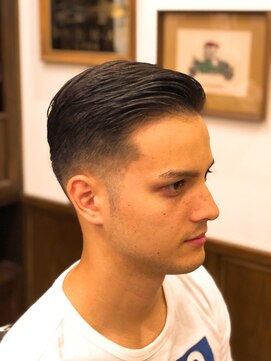 ヒロギンザバーバーショップ 神楽坂店(HIRO GINZA BARBER SHOP) クラシックサイドパートスタイル