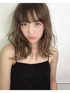 ラル 立川(lar) フレンチベージュ_オリーブベージュレイヤーカットウェットヘア