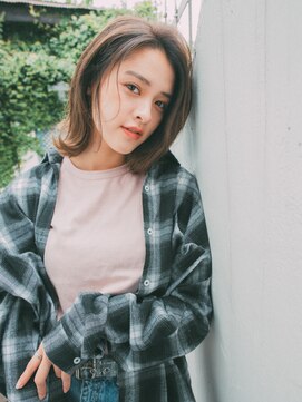 ヘアアンドリラクゼーション シャッセ(Hair&Relaxation SASE) アッシュベージュミディスタイル