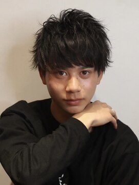 コンフィデンス 新宿3rd(confidence) ひし形王道束感ツーブロックナチュラルパーマスーツ刈り上げ