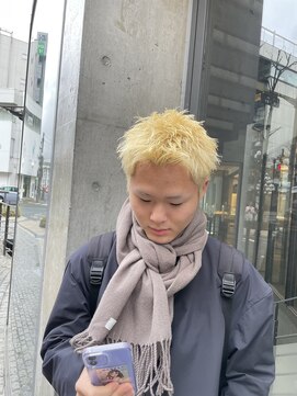 ヘアサロン アウラ(hair salon aura) スパイキーショート抜きっぱなしブリーチメンズショート