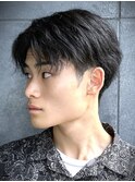 センターパートフェザーパーマスタイル