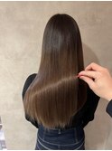 「縮毛矯正で叶える理想のストレートヘア」