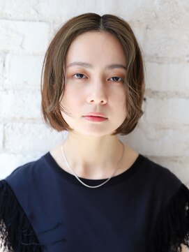 ソウ アオヤマ(SO aoyama) やわらかボブ　ベージュカラー　前髪レース　簡単セット