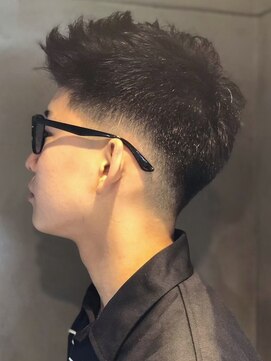 ディスイズバーバー(THIS IS BARBER) フェードカット アップバング メンズショート 20代 【札幌】