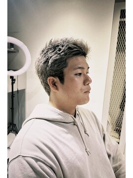 フランクスバーバーザスタンド(Frank’s barber the stand) MEN’S HAIR/サーフカール/刈り上げセンターパート／飯田橋E