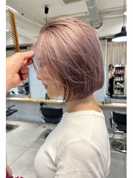 ロマリア ヒルズ 表参道 原宿(Lomalia HILLS) 似合わせカットボブ[表参道ダブルカラーケアブリーチ縮毛矯正]