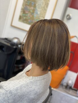 ガジロウ 美容室 蛾次郎 バレイヤージュショートボブ