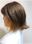 イヤリングカラー　切りっぱなしボブ