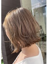 ヴォロ 佐賀(VoLo)&nbsp;佐賀美容室ぱつっとミディアムレイヤーボブ