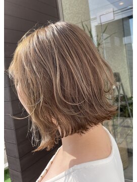 ヴォロ 佐賀(VoLo) 佐賀美容室ぱつっとミディアムレイヤーボブ