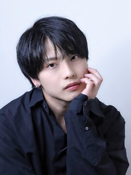 リップス 池袋(LIPPS) 『スリークカルマ』刈り上げ センターパート カルマパーマ
