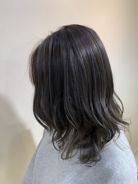 アズール 草加(azule) ハイライトカラー　アッシュ系　ダークトーン