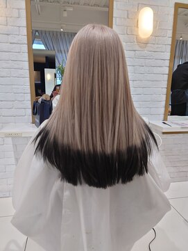 ルクール ヘアー プレジー(Le Coeur HAIR Plaisir) ホワイトベージュ×黒