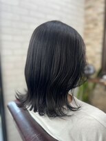 ハサミバイアトリエナガノ 千葉(8sami by atelier nagano) ショートボブ/センターパート/ツヤ髪/グラデーション/イヤリング