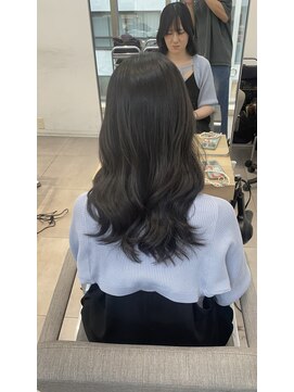 エラ(Ella) 潤いとツヤを叶える髪質改善トリートメント