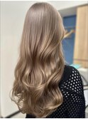 ブロンドベージュうるツヤ×大人可愛い透明感ゆるふわパーマ