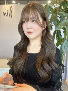 ニール(niil) 《 sakura 》レイヤーカット × オリーブベージュ