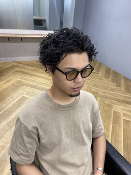 アレス バイ シカ 神戸三宮元町店(ALLES by Cica) スーツ短髪ツーブロック束感黒髪シークレットパーマ流行