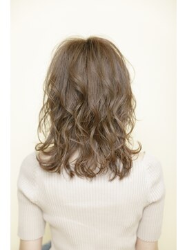 アフロディーテギンザ 神保町(APHRODITE GINZA) カール/セミディ/シアーカラー/姫カット［御茶ノ水/神保町］