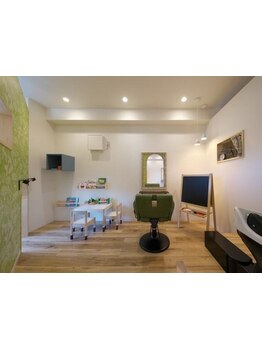【個室でプライベートtime♪】ベビーカーでのご来店もOK★家族で気兼ねなく通えるアットホームなサロン♪