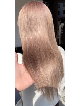 ノウェム バイ シーラス(novem by cirrus) 【Maeda】水素カラー×ケアブリーチ×まろみホワイトベージュ