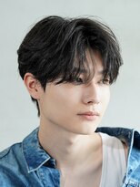 センターパートニュアンスパーマガイルヘアコンマヘア黒髪