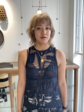 ハイ(HI) ブロンドベージュカーリーウルフ