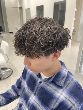 イリ(iLi) 【iLi ×HIRAI】メンズツイストスパイラルパーマ《立川美容室》