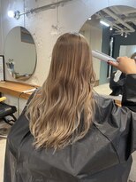 エイトデイズ 三宮駅前店(EIGHT days)&nbsp;ベージュカラー