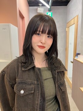 アマーク(a mark) 【住野 桃香】濃いめオリーブカラー