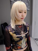 イリ(iLi)&nbsp;【iLi×REN】抜きっぱなしブロンド/レイヤー/ハッシュカット