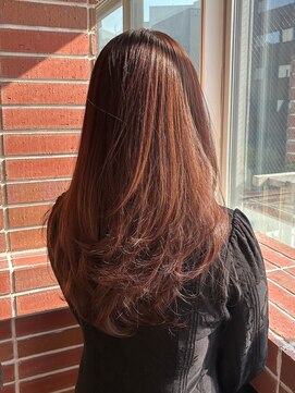 女性らしさが引き立つ色味と質感