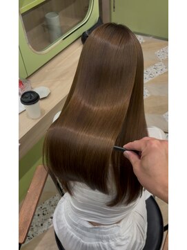 イオエ 西梅田(ioe) ブリーチなしカラー／髪質改善/ミルクティーベージュ/小顔へア