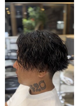 ハングアウト(Hangout) 縦落ちツイストスパイラルパーマ