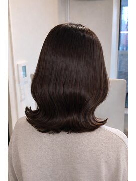 アコロン(acoron) レイヤーカット/くびれ/グレージュカラー/髪質改善