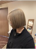 ミニボブハイトーンラベンダーブロンド