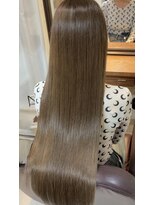 トゥーリ(tuuli)&nbsp;艶と透け感＊髪質改善縮毛矯正＊ミントベージュ　ヘーゼルカラー