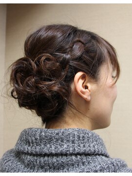 リタ(Rita) 大人可愛いアップ