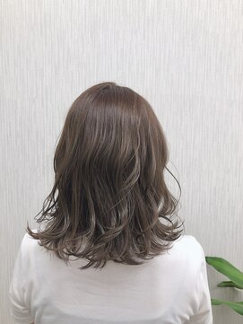 ビューティーサロン コマ(koma) ニュアンスカールボブ×カーキグレージュ