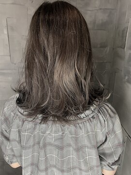 ヘアサロンM 新宿 デザインカラー/厚めバング/ローライト/スリークボブ