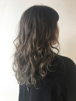 ファースト 長町店(first) グレー系カラーでふんわり軽やかロングに