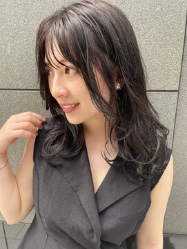 アトリエ フェム(atelier.fem) アッシュダークカラー×ウェーブミディアム