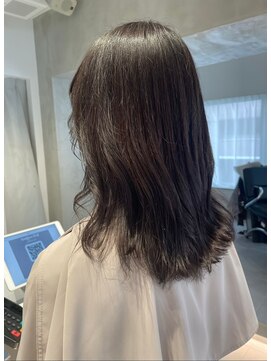 ガリカ 渋谷(Gallica) 【小岩井美希】透明感地毛風グレージュ/大人フェミニンミディ