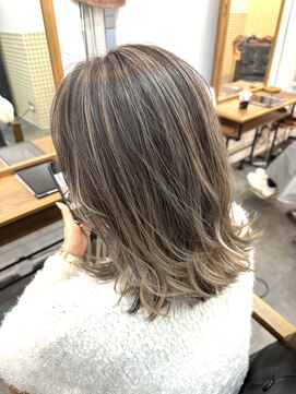 ルヴェルヘアー(Revel hair) ハイライト×グレージュ