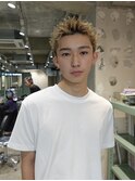 金髪スパイキーショート