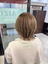 アイズ 本厚木(AIZU)&nbsp;ウルフヘア 白髪ぼかしハイライト