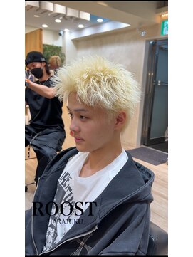 ルースト 原宿店(ROOST) 刈り上げセンターパート/波巻きツイストスパイラル/原宿