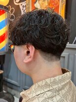 アンティカザサロン(antiqua THE SALON)&nbsp;刈り上げ 波巻きパーマ ニュアンスパーマ ツーブロック